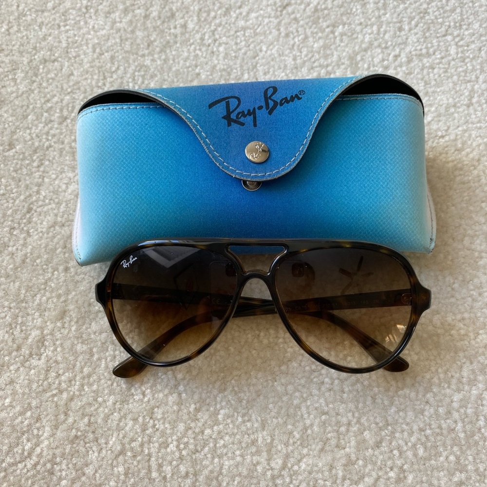 Ray Ban tortoise shell print sunglasses